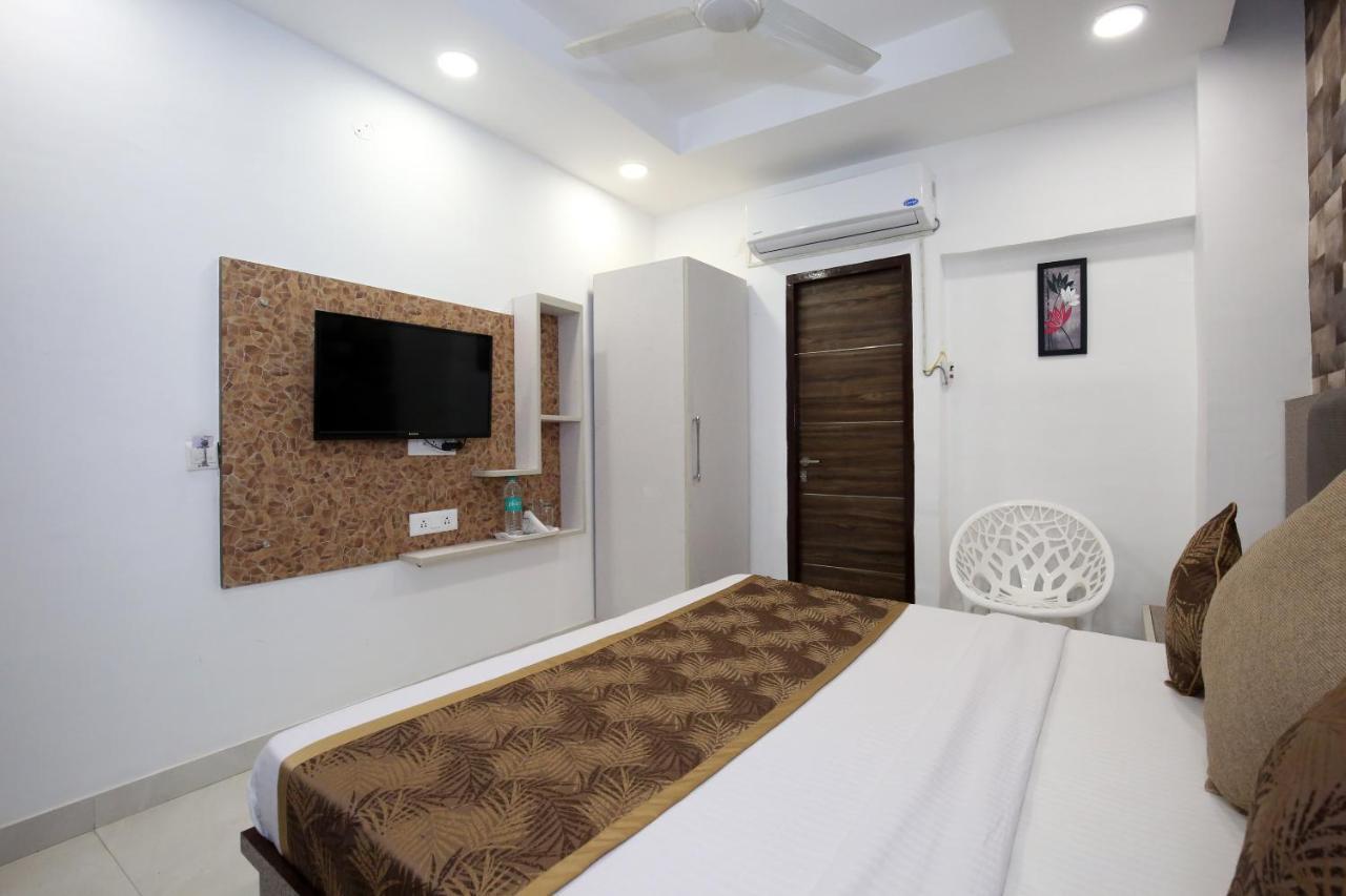 OYO 9732 Amar Motel Nayagaon Exterior foto